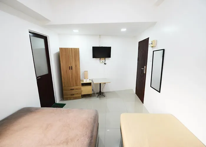 Cebu Courtyard 2*