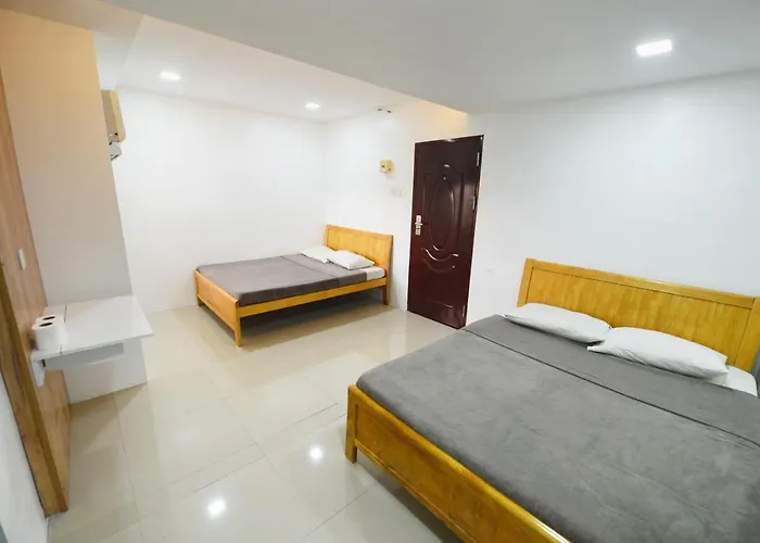 Cebu Courtyard 2*