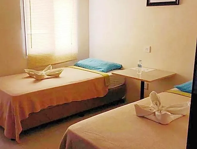 Cebu Courtyard Hotel 2*